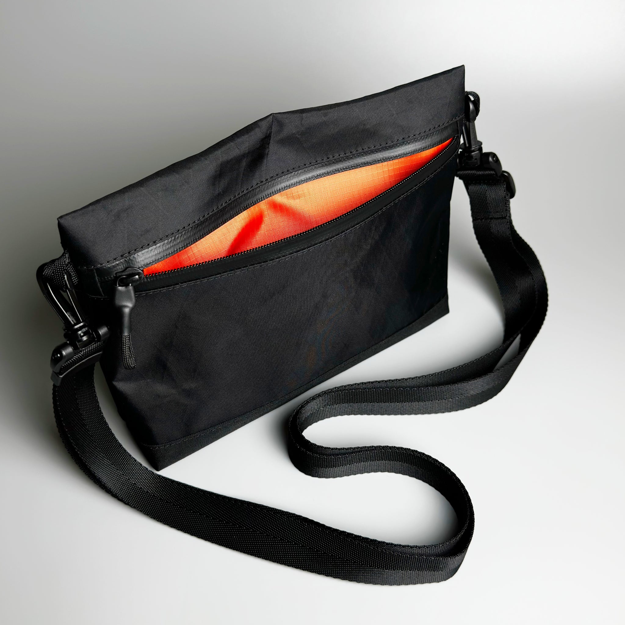Handcrafted X-Pac® Sacoche Bag | Waterproof Tech Crossbody – GEOM